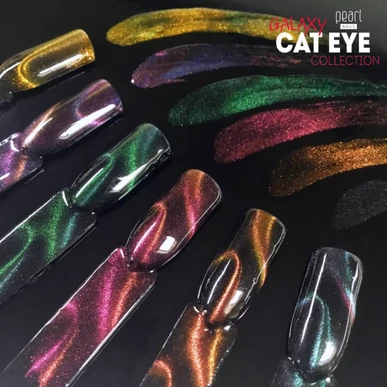 Ojă semipermanentă Verde Cat Eye Galaxy Pearl Nails 7 ml 703