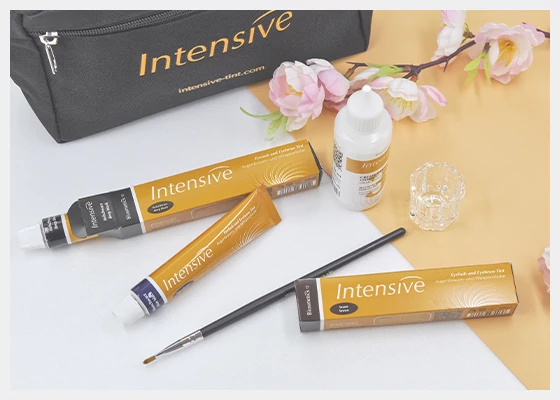 Vopsirea sprâncenelor și genelor