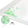 Imagine 1/2 - Cristale Unghii Pearl Nails SS5 LU04 Green - Glow in the dark - 50buc